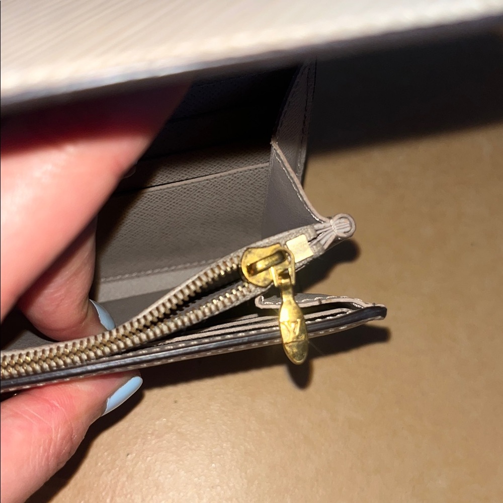 Authentic Louis Vuitton Twist Lock Wallet in Taupe with Gold Hardware LV - Picture 8 of 13